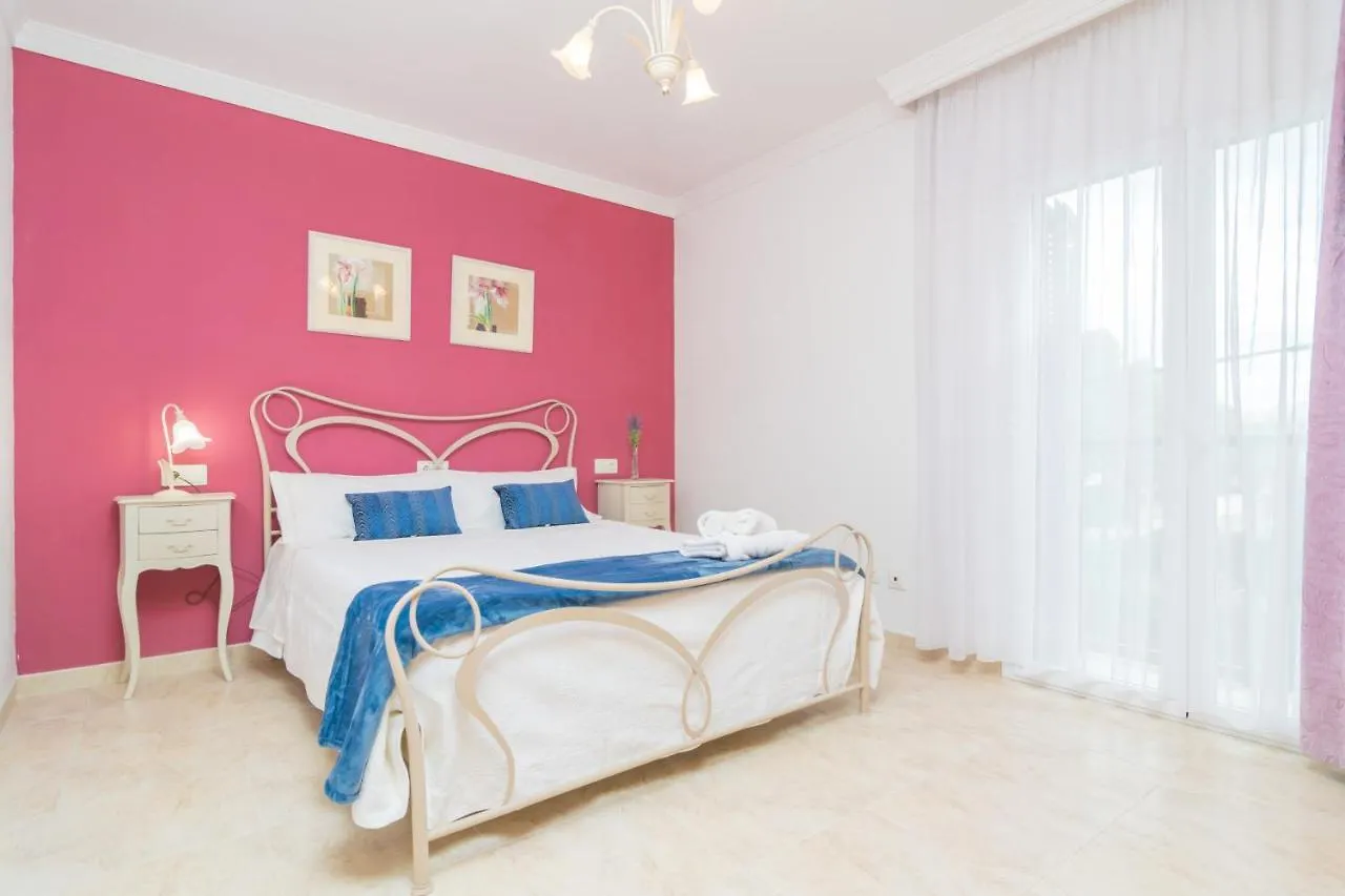בקתה קולוניה סנט ג'ורדי Lluna Home