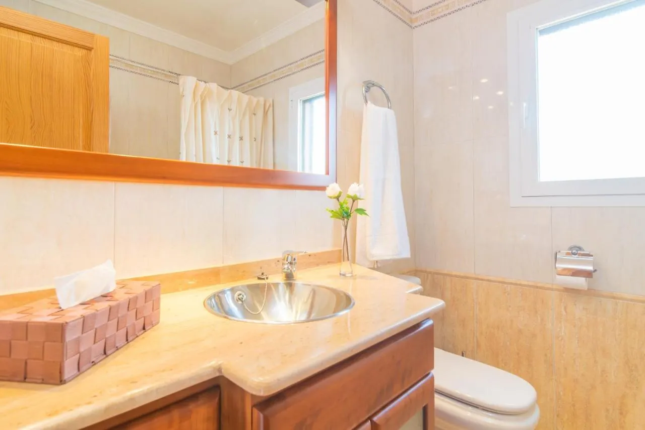 בקתה קולוניה סנט ג'ורדי Lluna Home ספרד