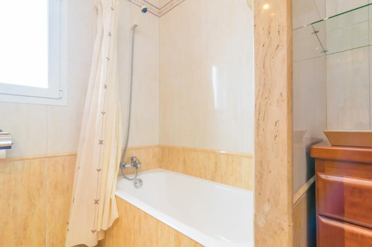 קולוניה סנט ג'ורדי Lluna Home 0*, קולוניה סנט ג'ורדי ספרד