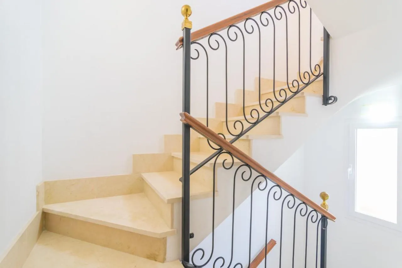 קולוניה סנט ג'ורדי Lluna Home בקתה